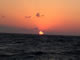 船上から見る沈む夕日